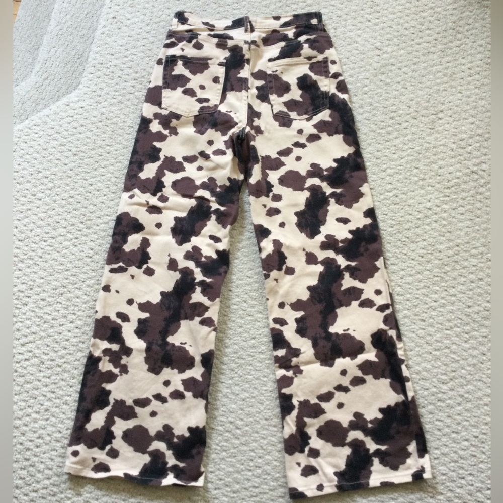 Women’s cow print jeans - Picture 6 of 9